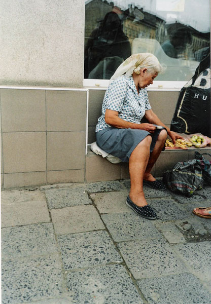 2004_BOMSCH-apfelfrau