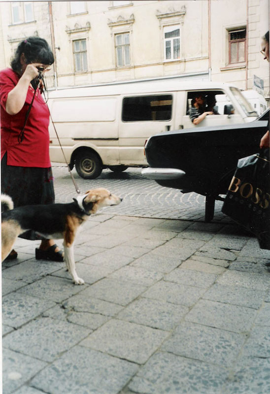 2004_BOMSCH-fraumithund